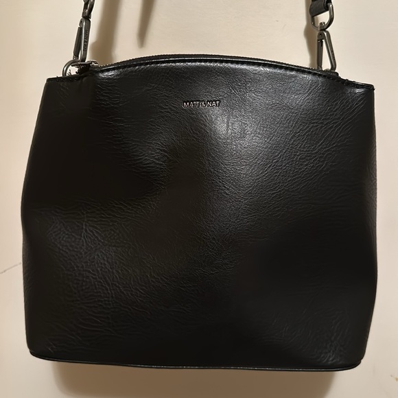 Matt & Nat Handbags - Matt & Nat Vixen Crossbody black